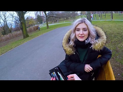 ❤️ Tibla kum sħun ta' barrani għall-flus - blowjob fil-park minn Eva Elfie ❤️ Vidjow porn f'mt.oldsex.ru ❌❤